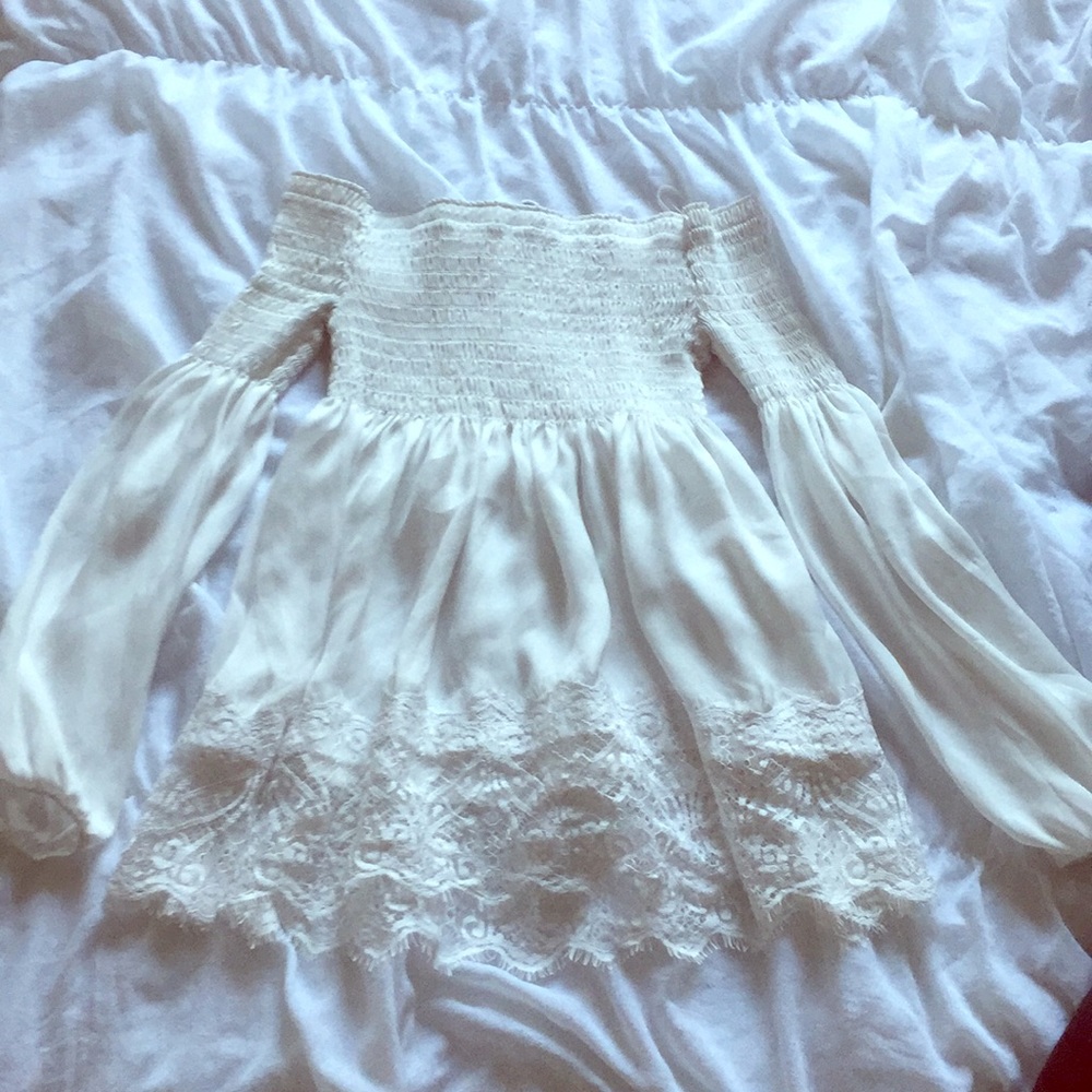 White Polyester off-the shoulder top
